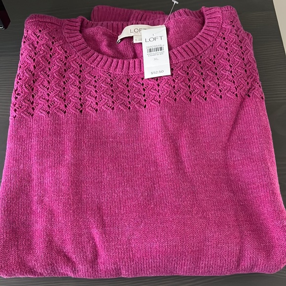 🌺LOFT | Stitched Yoke Sweater - Picture 2 of 4